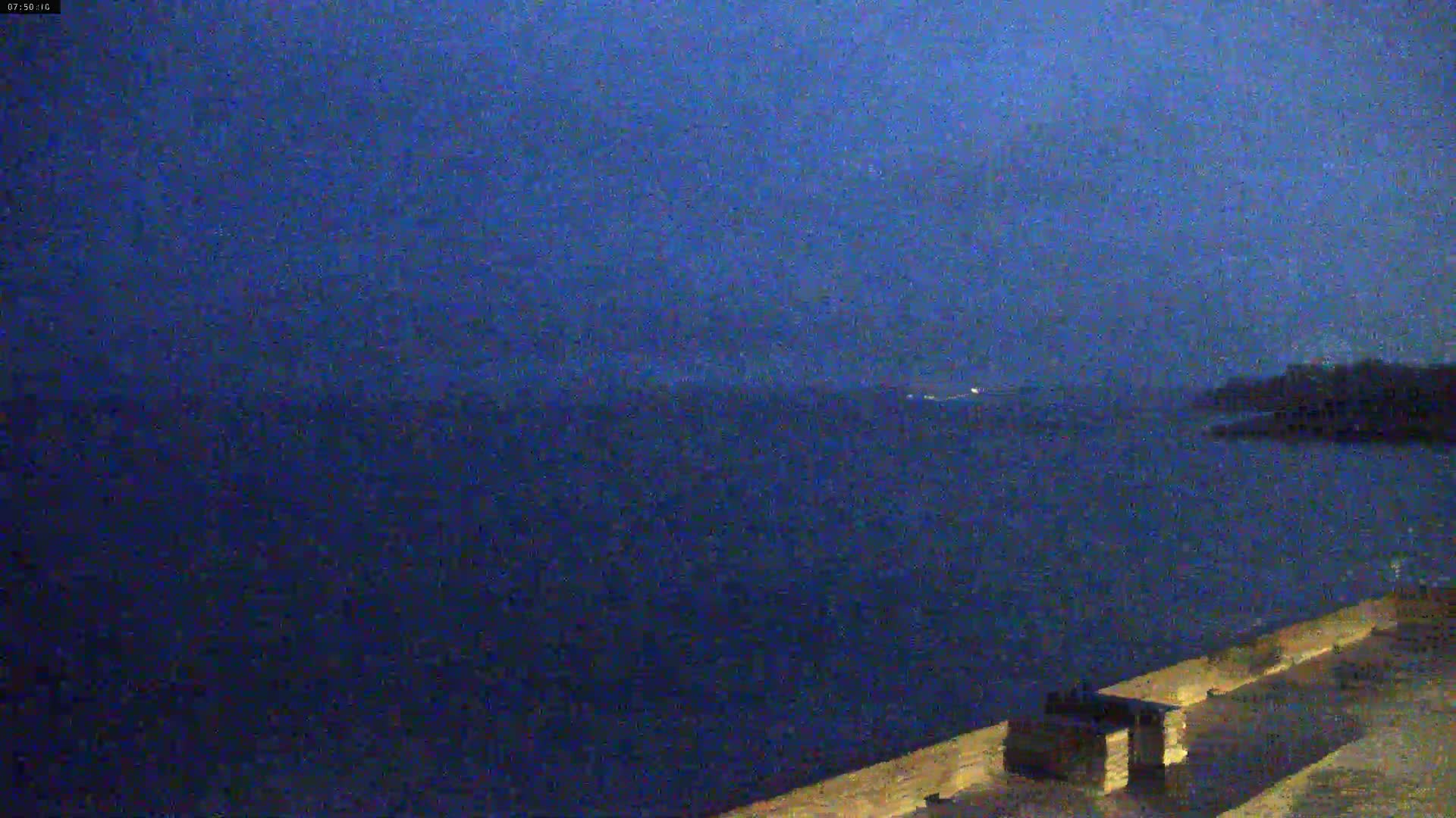 Douarnenez, Les Sables Blancs Beach Live Cam - Quimper, Finistère, Bretagne, France