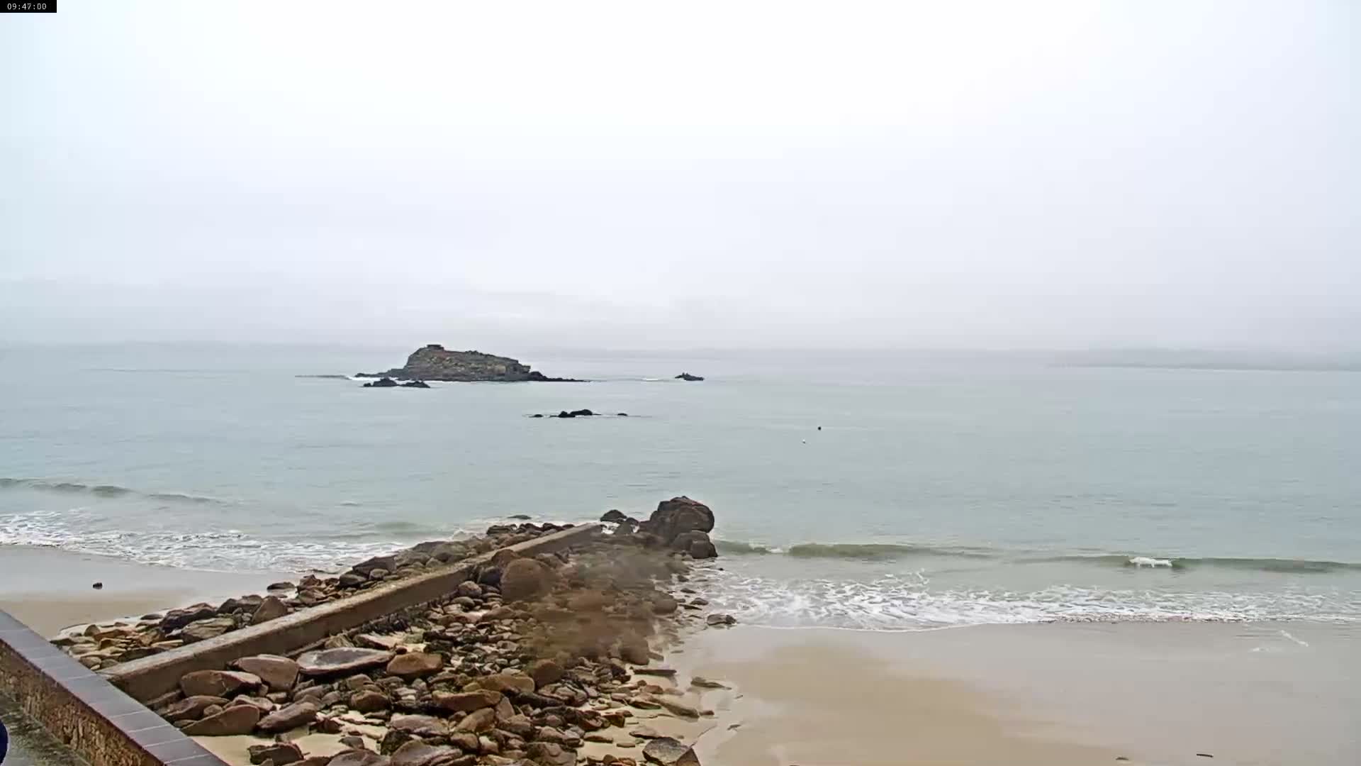 Douarnenez, Les Sables Blancs Beach Live Cam - Quimper, Finistère, Bretagne, France