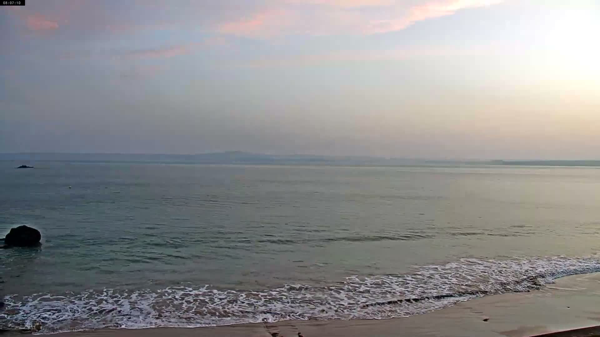 Douarnenez, Les Sables Blancs Beach Live Cam - Quimper, Finistère, Bretagne, France