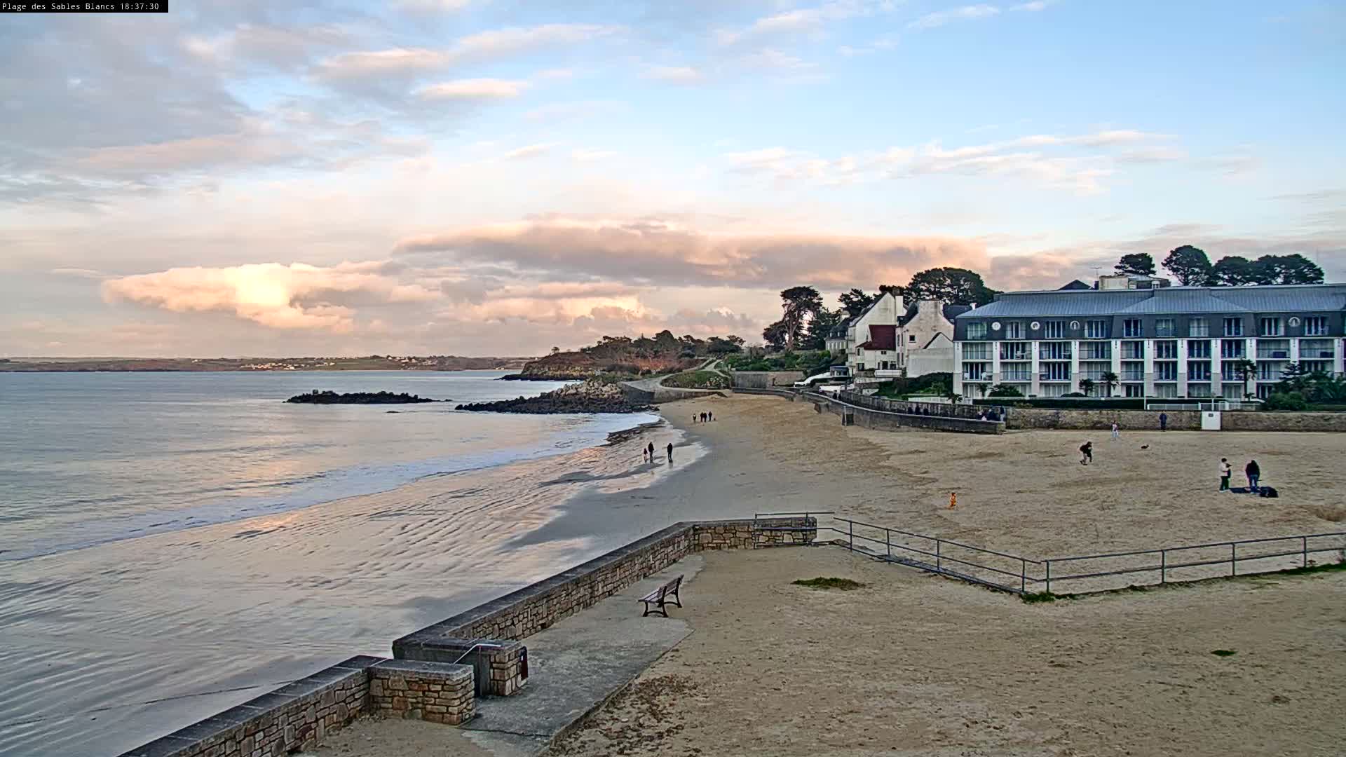 Douarnenez, Les Sables Blancs Beach Live Cam - Quimper, Finistère, Bretagne, France