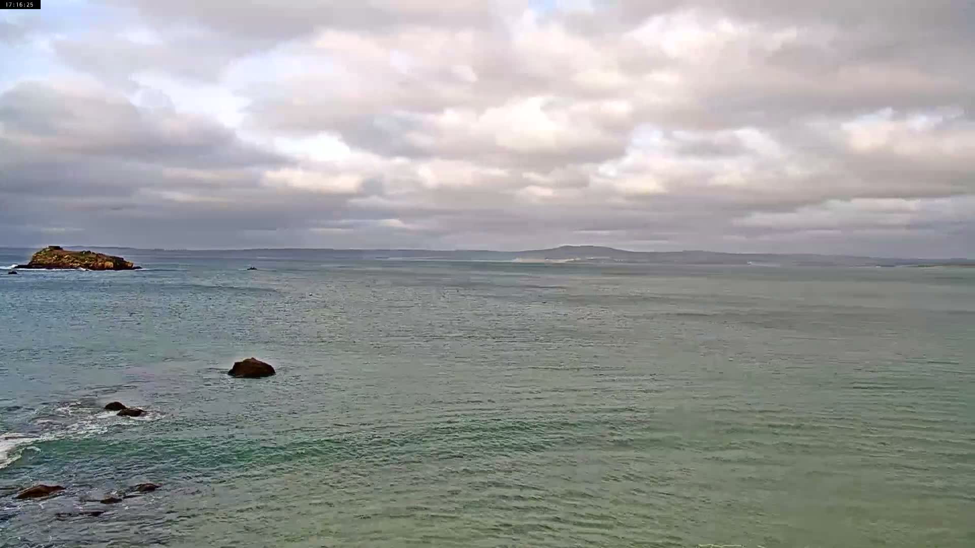 Douarnenez, Les Sables Blancs Beach Live Cam - Quimper, Finistère, Bretagne, France