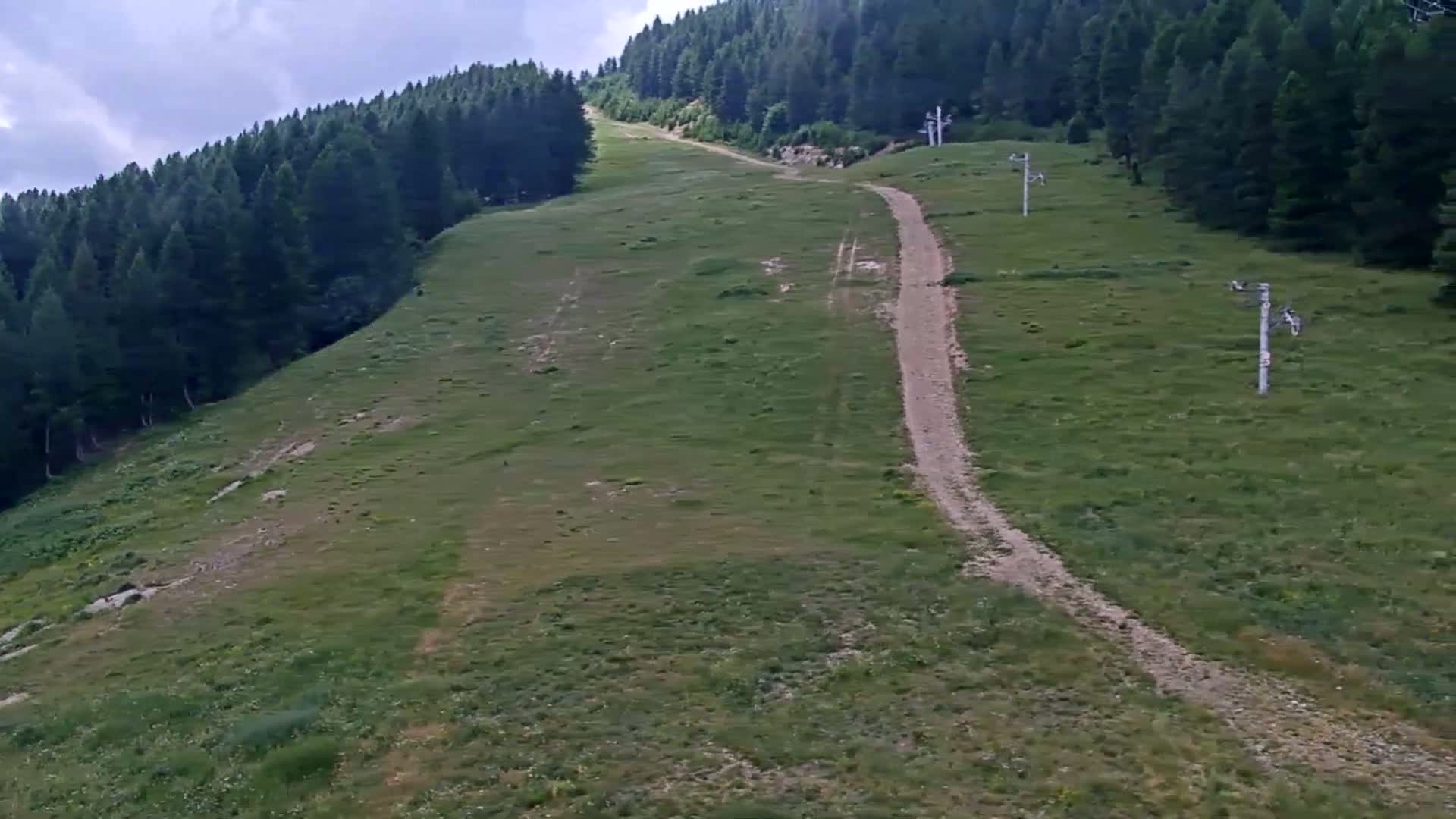 Pelvoux Vallouise Ski Slopes 1800 m Live Cam - 	Briancon, Hautes-Alpes, Provence-Alpes-Cote d’Azur, France