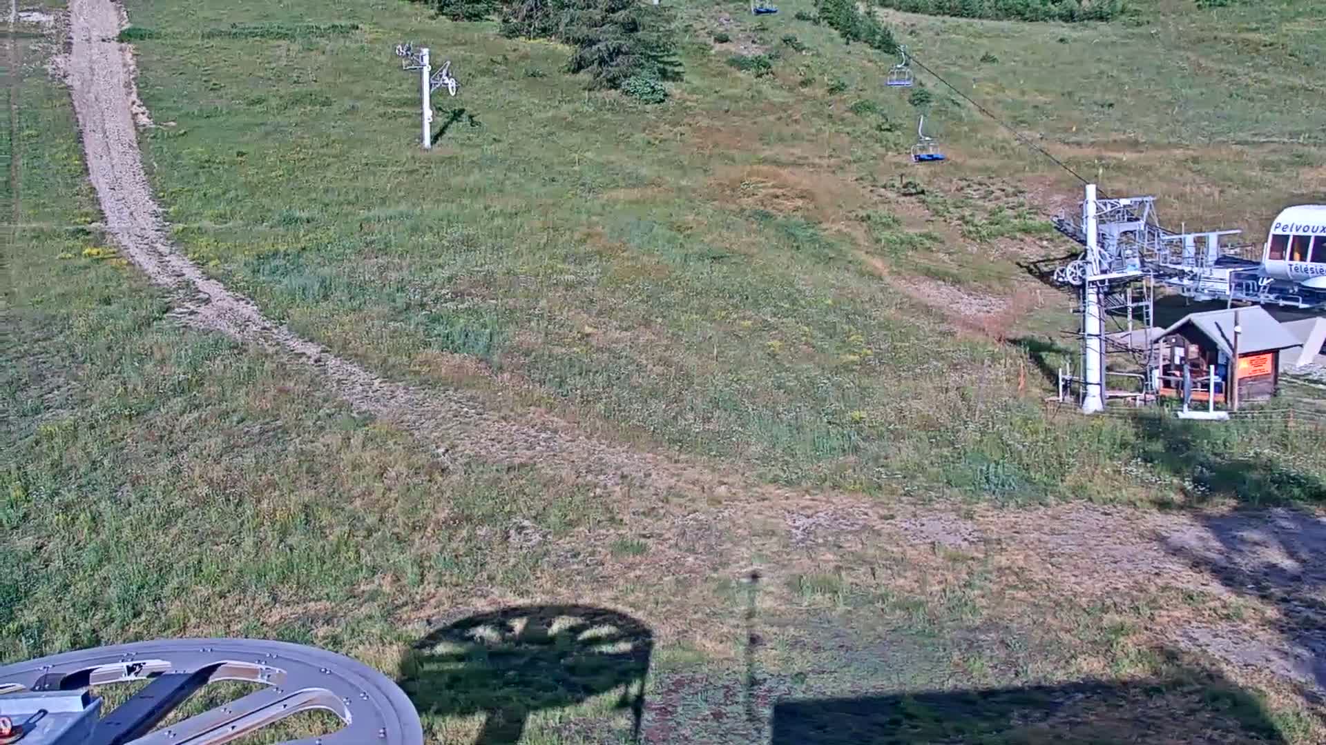 Pelvoux Vallouise Ski Slopes 1800 m Live Cam - 	Briancon, Hautes-Alpes, Provence-Alpes-Cote d’Azur, France