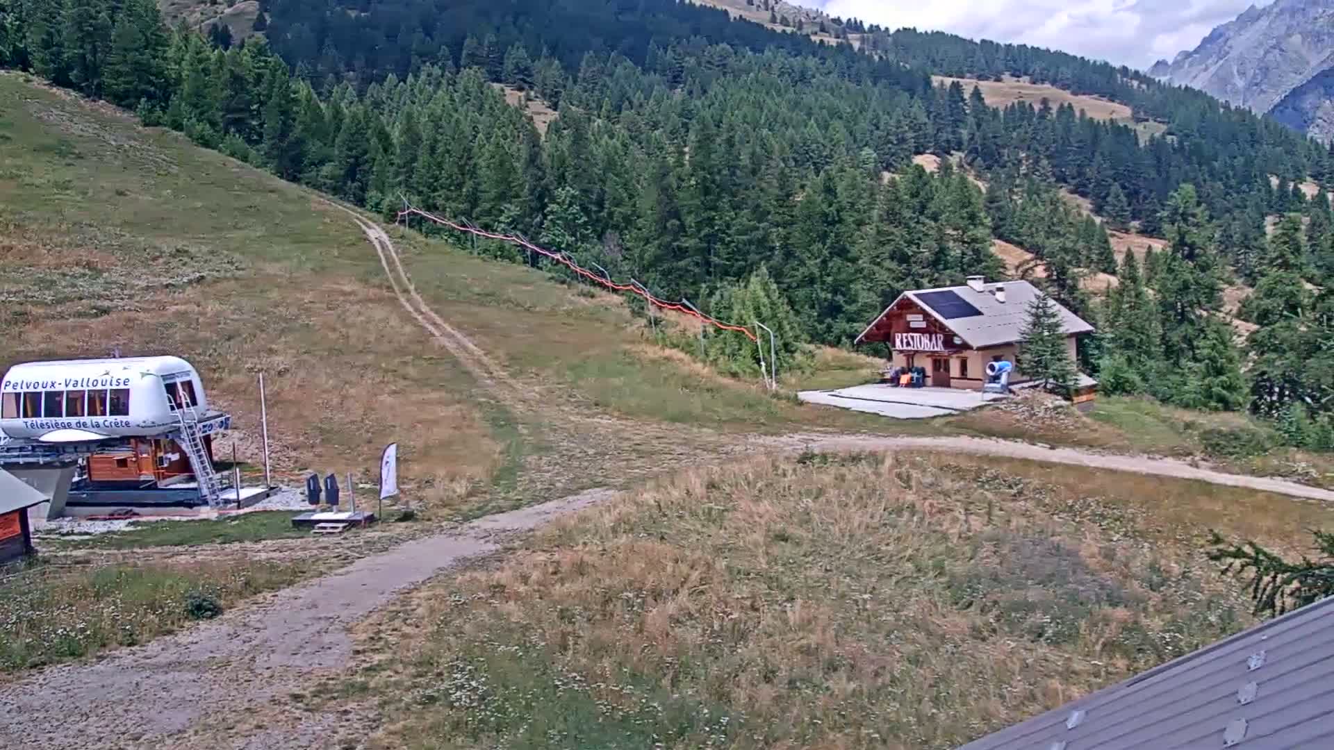Pelvoux Vallouise Ski Slopes 1800 m Live Cam - 	Briancon, Hautes-Alpes, Provence-Alpes-Cote d’Azur, France