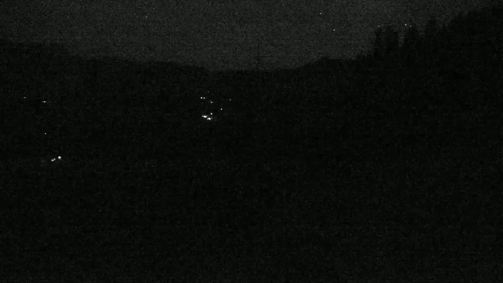 Pelvoux Vallouise Ski Slopes 1800 m Live Cam - 	Briancon, Hautes-Alpes, Provence-Alpes-Cote d’Azur, France