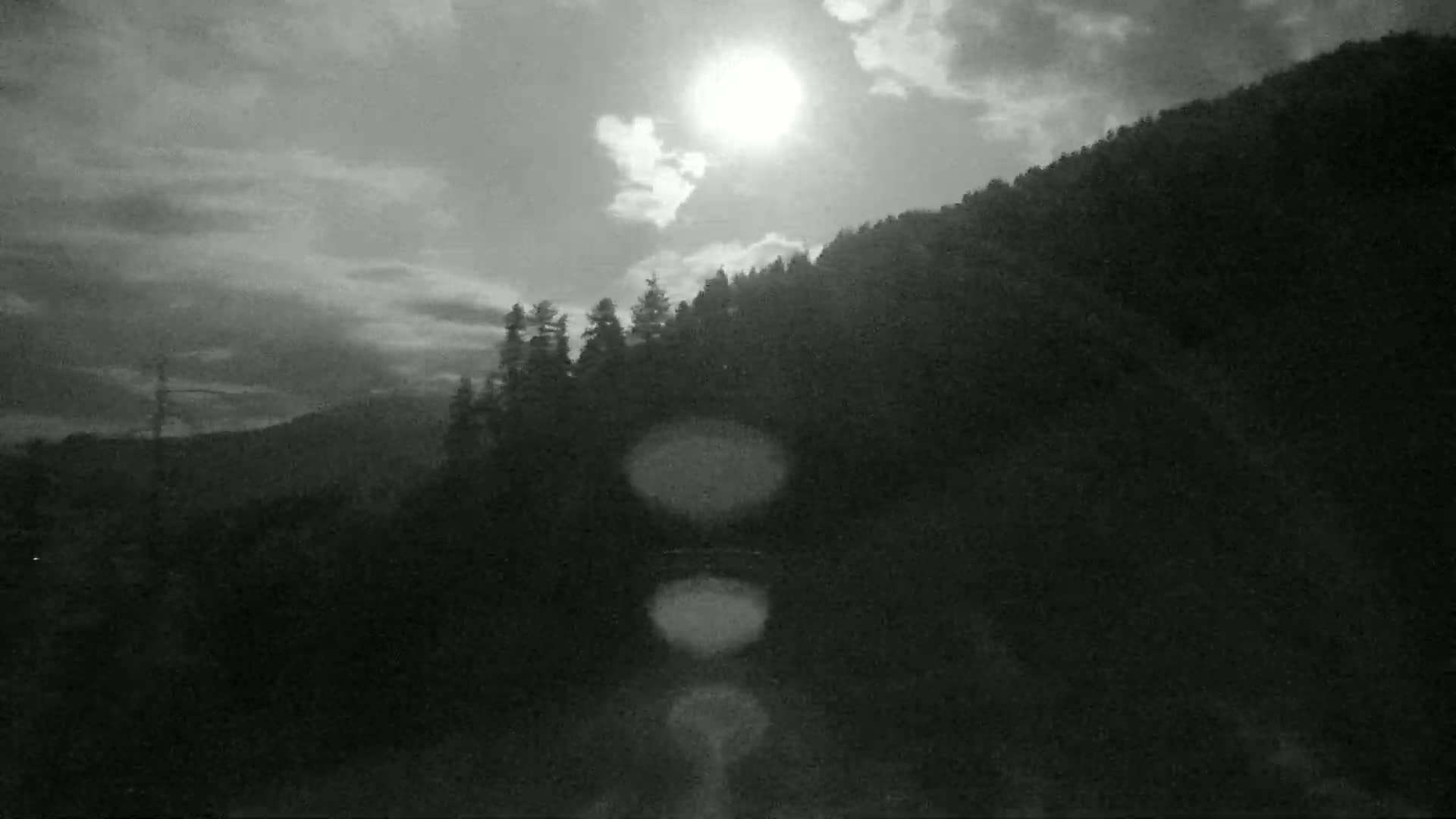 Pelvoux Vallouise Ski Slopes 1800 m Live Cam - 	Briancon, Hautes-Alpes, Provence-Alpes-Cote d’Azur, France