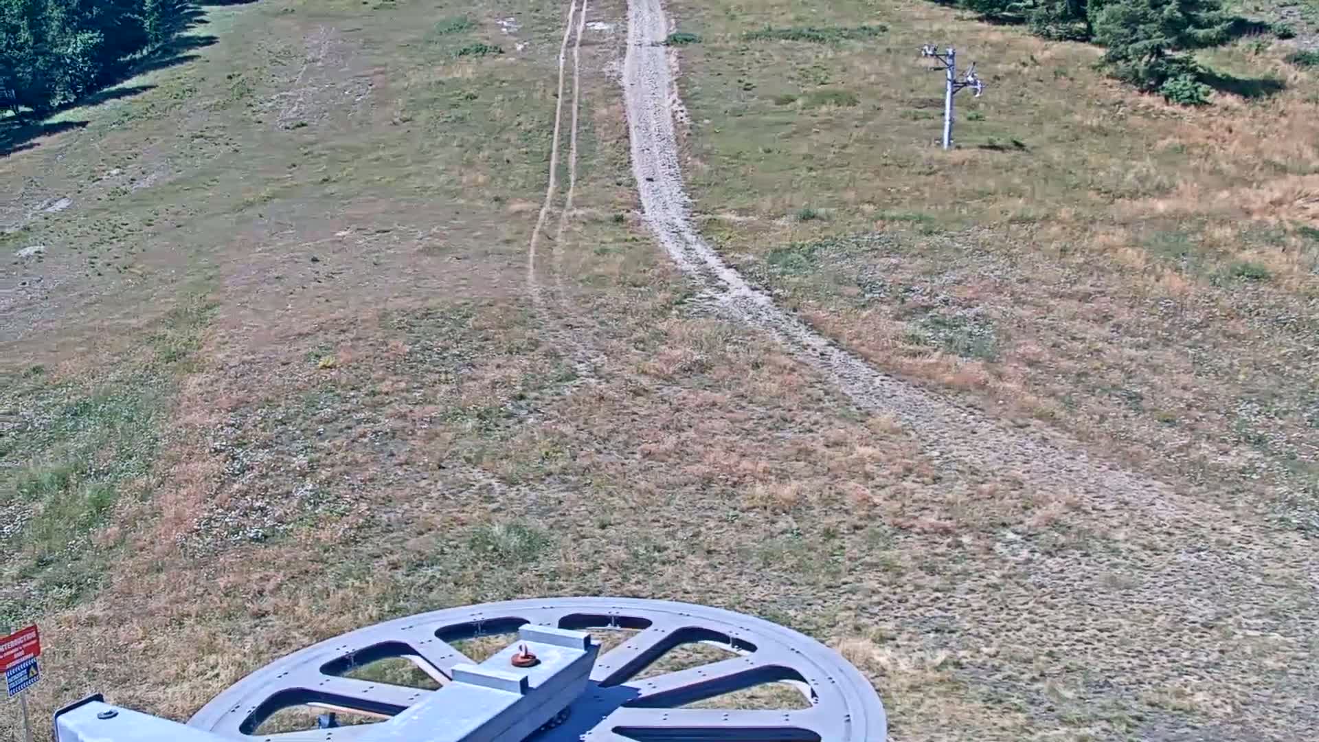 Pelvoux Vallouise Ski Slopes 1800 m Live Cam - 	Briancon, Hautes-Alpes, Provence-Alpes-Cote d’Azur, France
