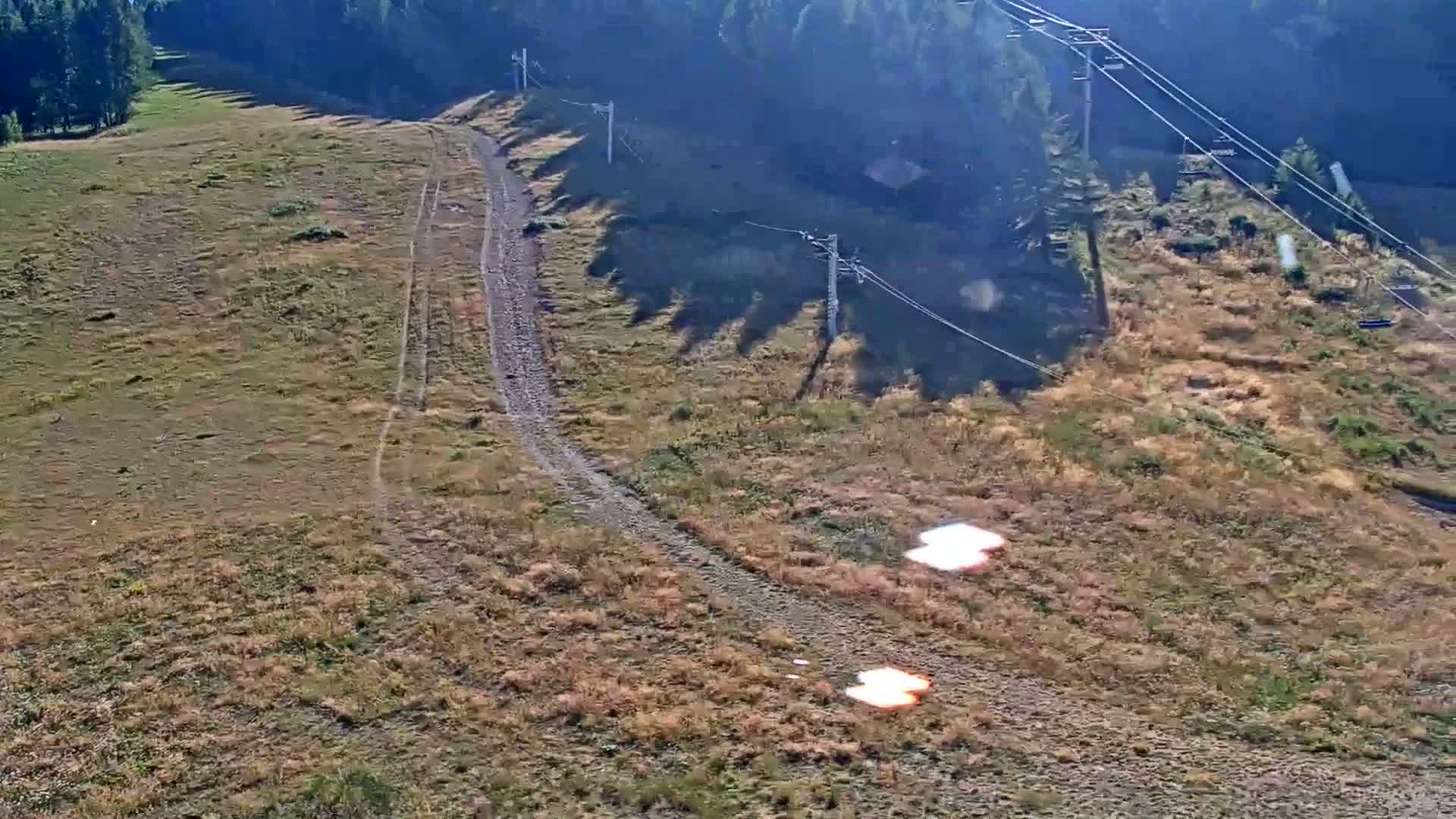 Pelvoux Vallouise Ski Slopes 1800 m Live Cam - 	Briancon, Hautes-Alpes, Provence-Alpes-Cote d’Azur, France