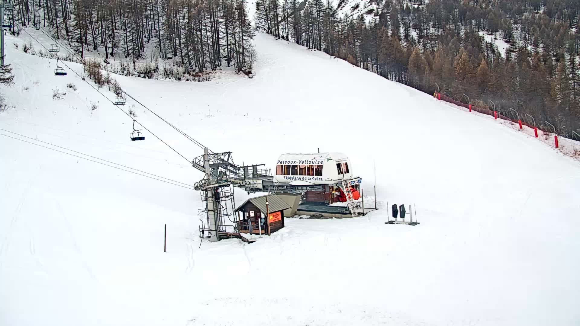 Pelvoux Vallouise Ski Slopes 1800 m Live Cam - Briancon, Hautes-Alpes, Provence-Alpes-Cote d’Azur, France