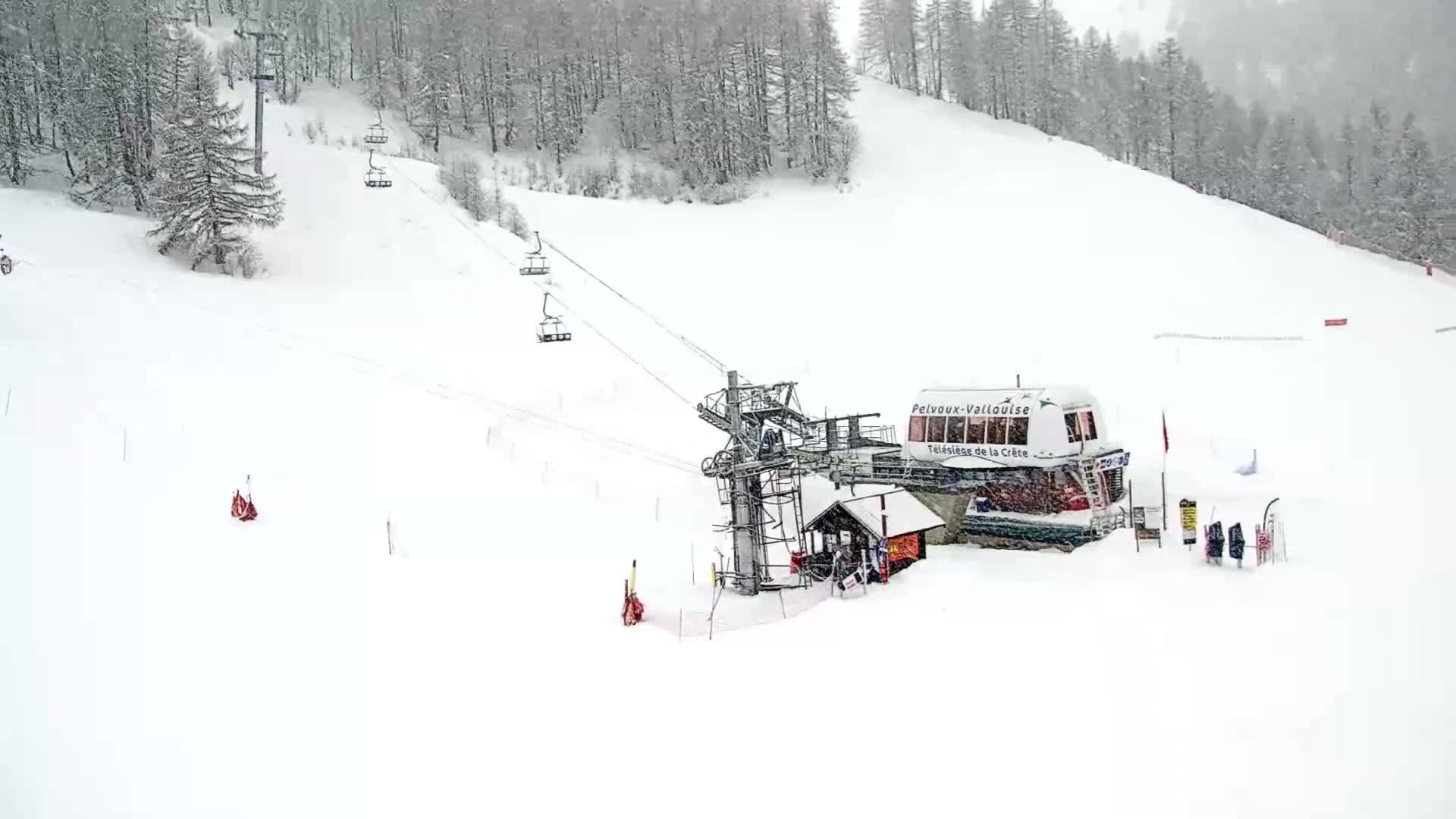 Pelvoux Vallouise Ski Slopes 1800 m Live Cam - Briancon, Hautes-Alpes, Provence-Alpes-Cote d’Azur, France