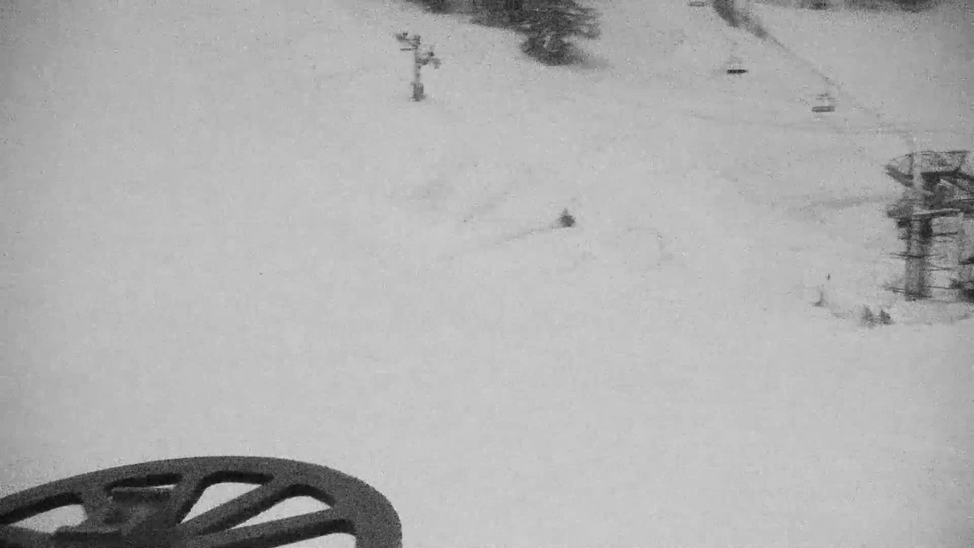 Pelvoux Vallouise Ski Slopes 1800 m Live Cam - Briancon, Hautes-Alpes, Provence-Alpes-Cote d’Azur, France