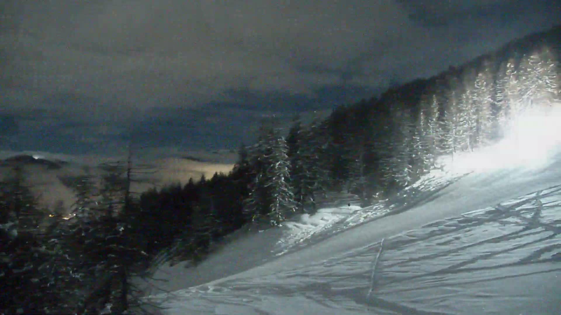Pelvoux Vallouise Ski Slopes 1800 m Live Cam - Briancon, Hautes-Alpes, Provence-Alpes-Cote d’Azur, France