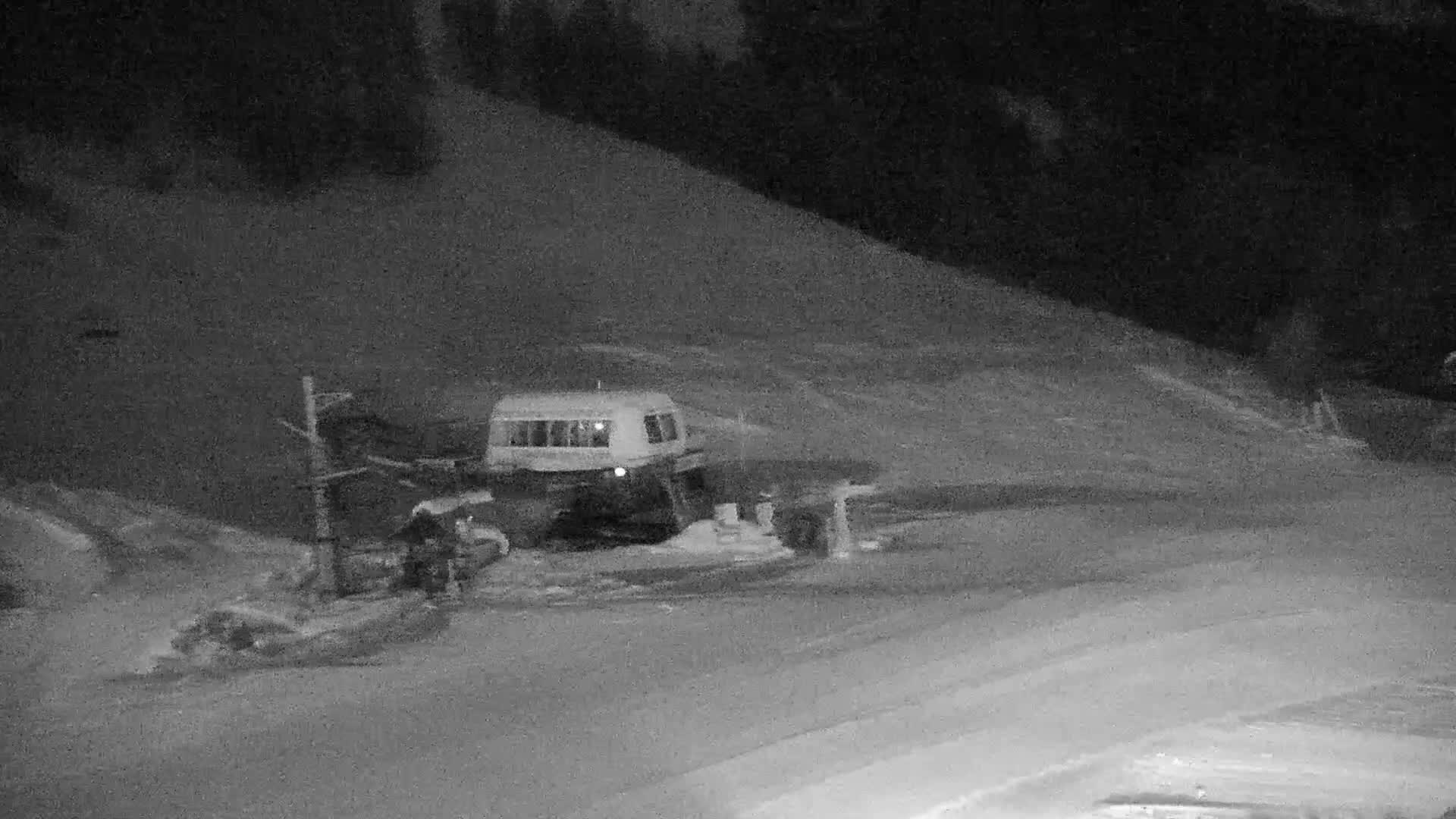 Pelvoux Vallouise Ski Slopes 1800 m Live Cam - Briancon, Hautes-Alpes, Provence-Alpes-Cote d’Azur, France