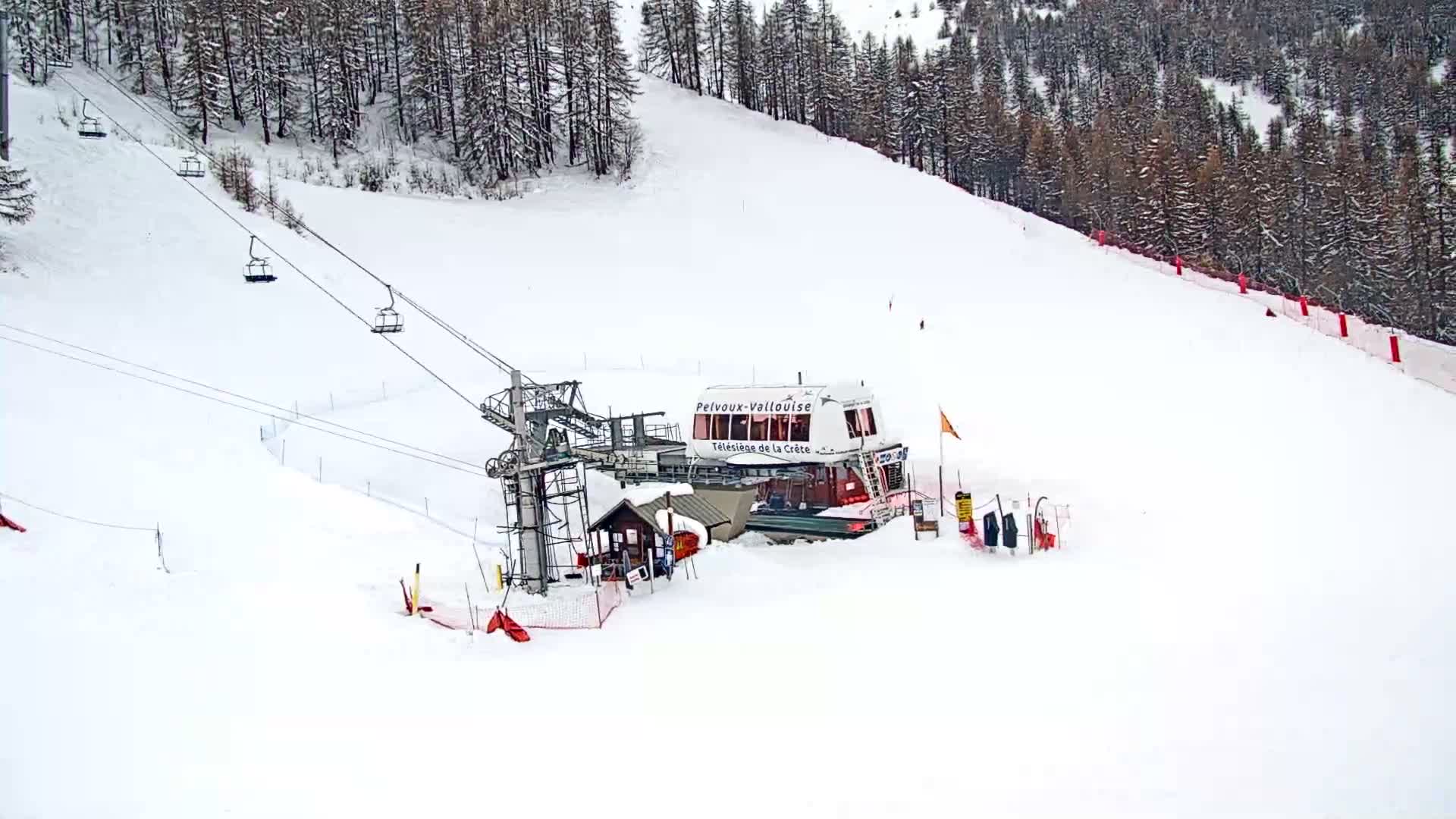 Pelvoux Vallouise Ski Slopes 1800 m Live Cam - Briancon, Hautes-Alpes, Provence-Alpes-Cote d’Azur, France
