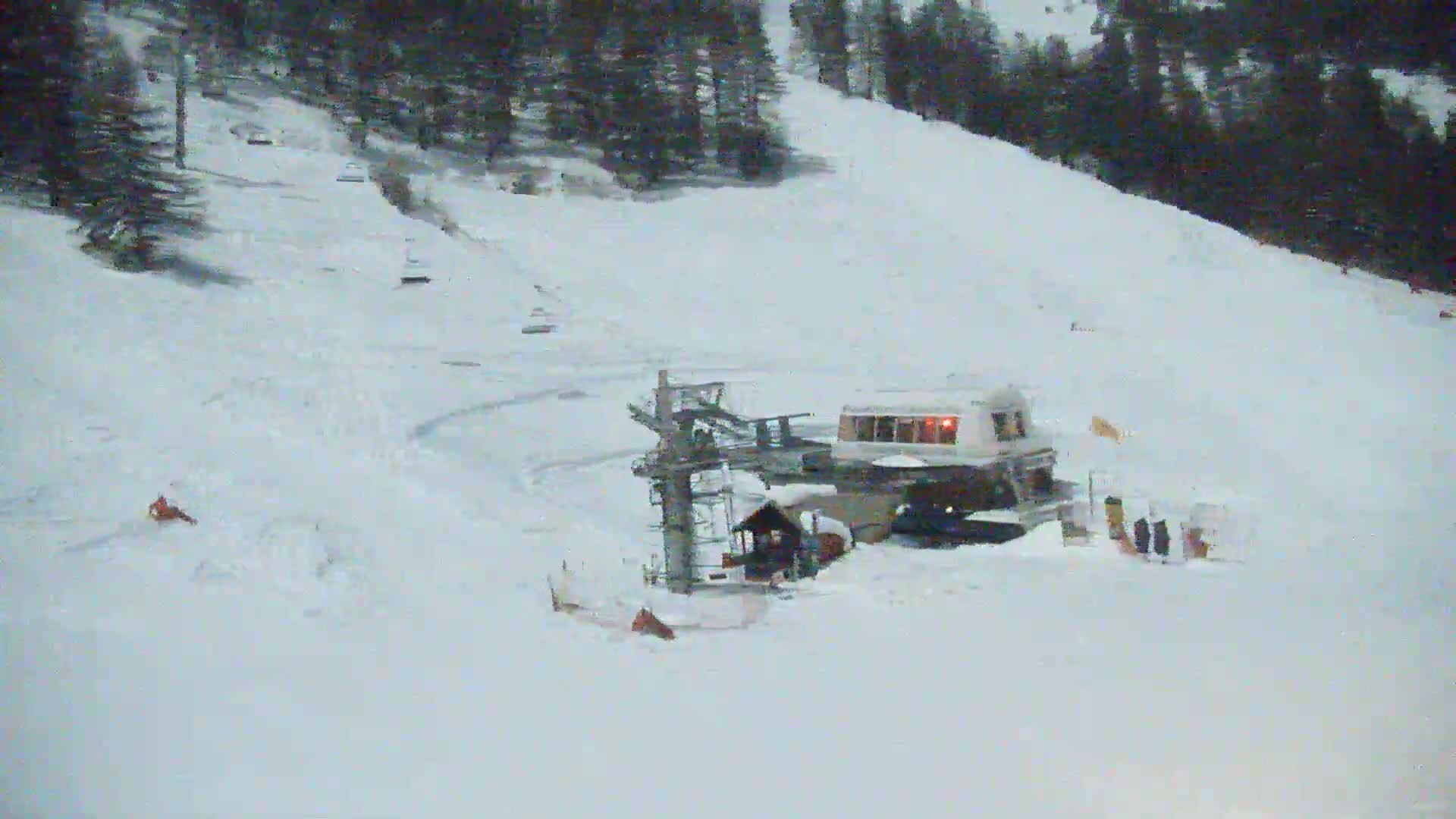 Pelvoux Vallouise Ski Slopes 1800 m Live Cam - Briancon, Hautes-Alpes, Provence-Alpes-Cote d’Azur, France