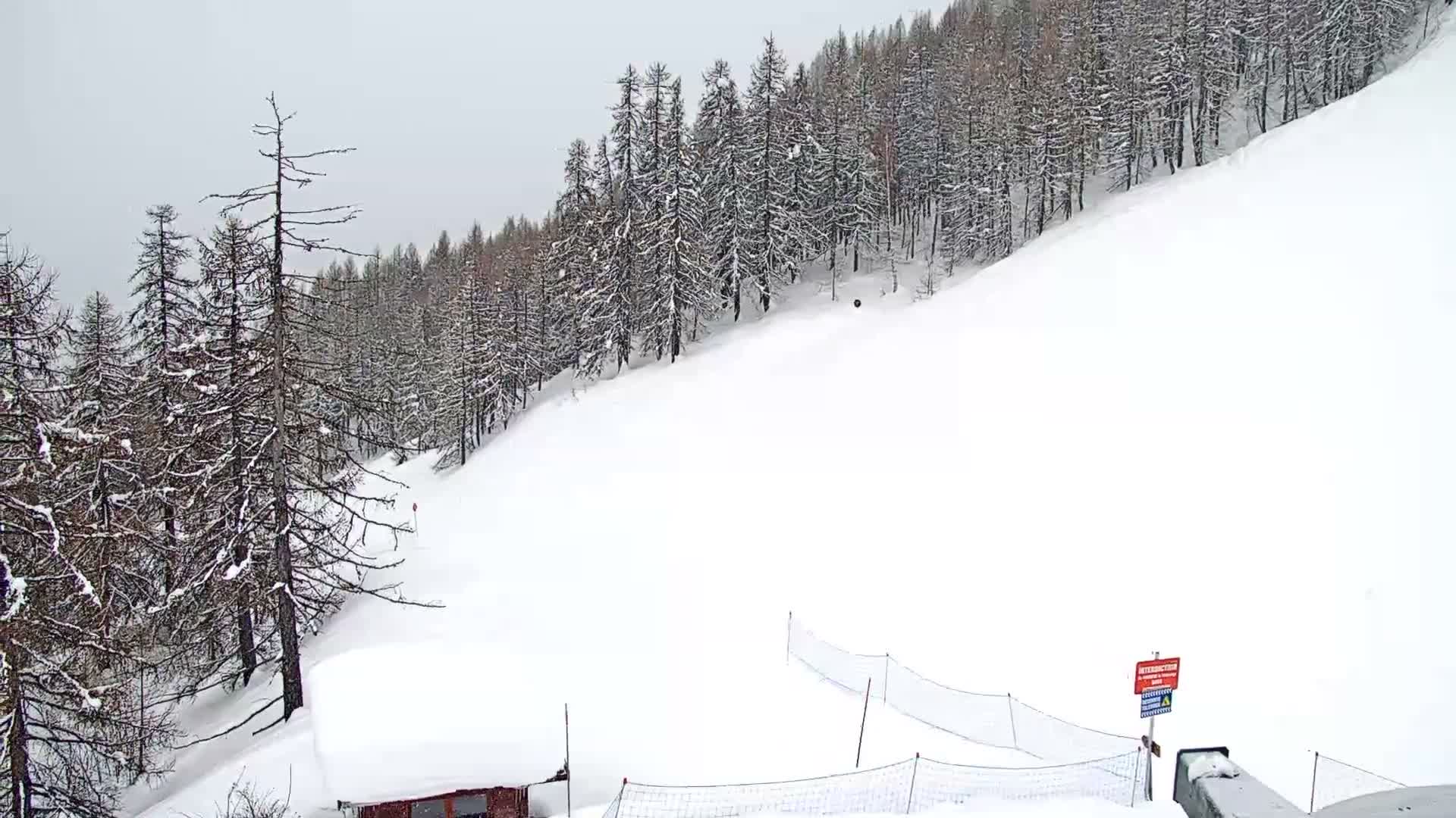 Pelvoux Vallouise Ski Slopes 1800 m Live Cam - Briancon, Hautes-Alpes, Provence-Alpes-Cote d’Azur, France