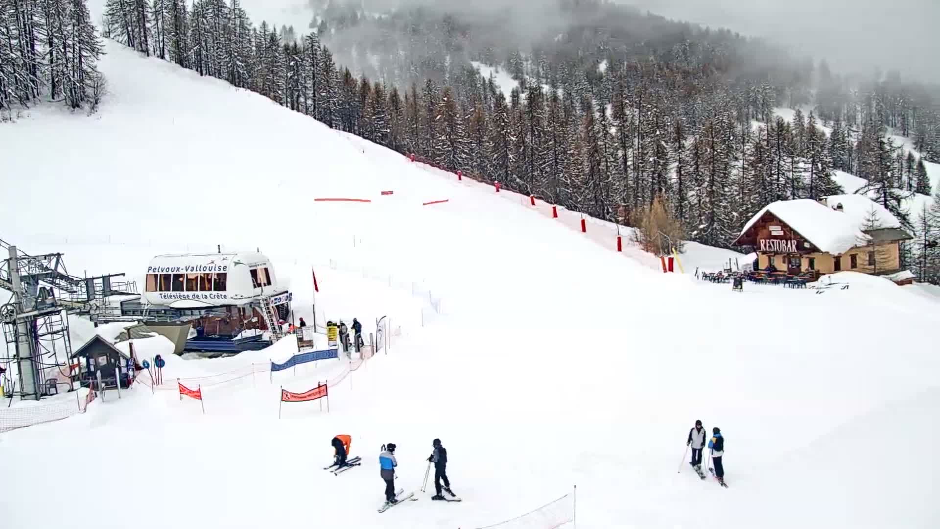 Pelvoux Vallouise Ski Slopes 1800 m Live Cam - Briancon, Hautes-Alpes, Provence-Alpes-Cote d’Azur, France