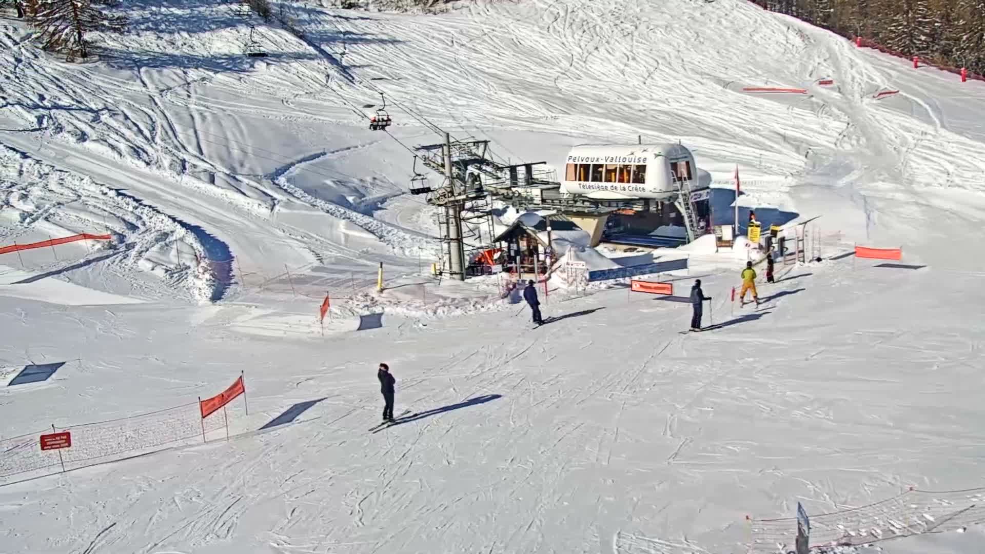 Pelvoux Vallouise Ski Slopes 1800 m Live Cam - Briancon, Hautes-Alpes, Provence-Alpes-Cote d’Azur, France
