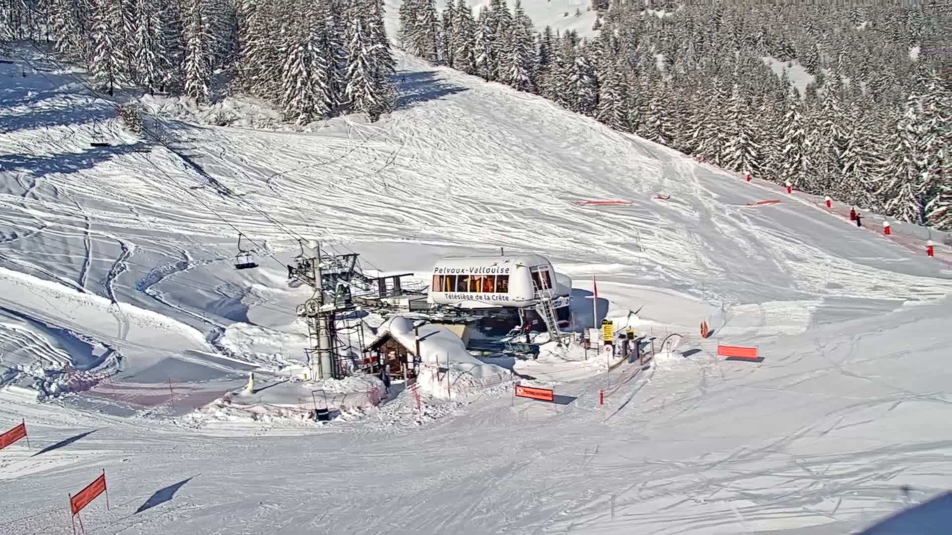 Pelvoux Vallouise Ski Slopes 1800 m Live Cam - Briancon, Hautes-Alpes, Provence-Alpes-Cote d’Azur, France