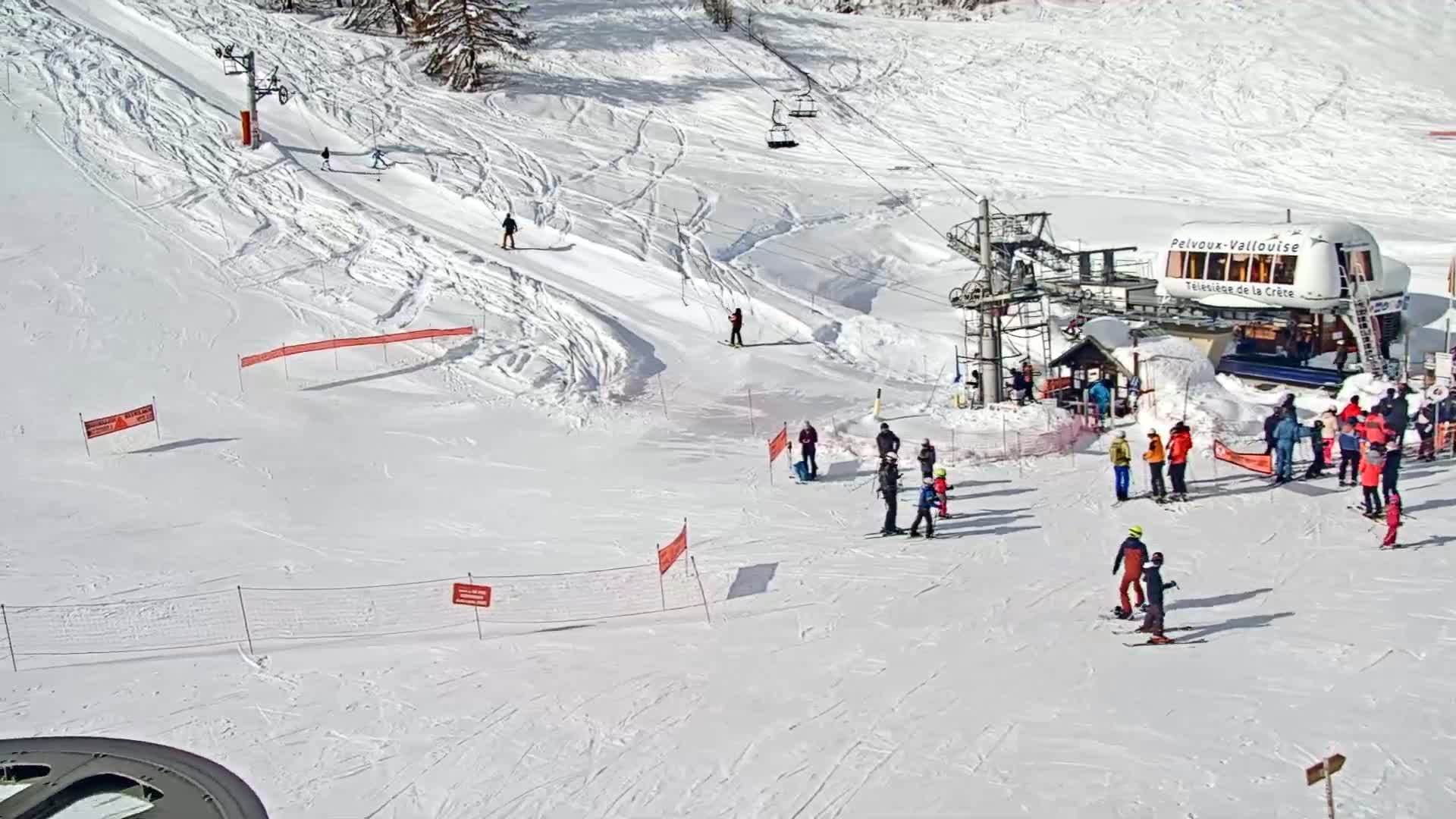 Pelvoux Vallouise Ski Slopes 1800 m Live Cam - Briancon, Hautes-Alpes, Provence-Alpes-Cote d’Azur, France