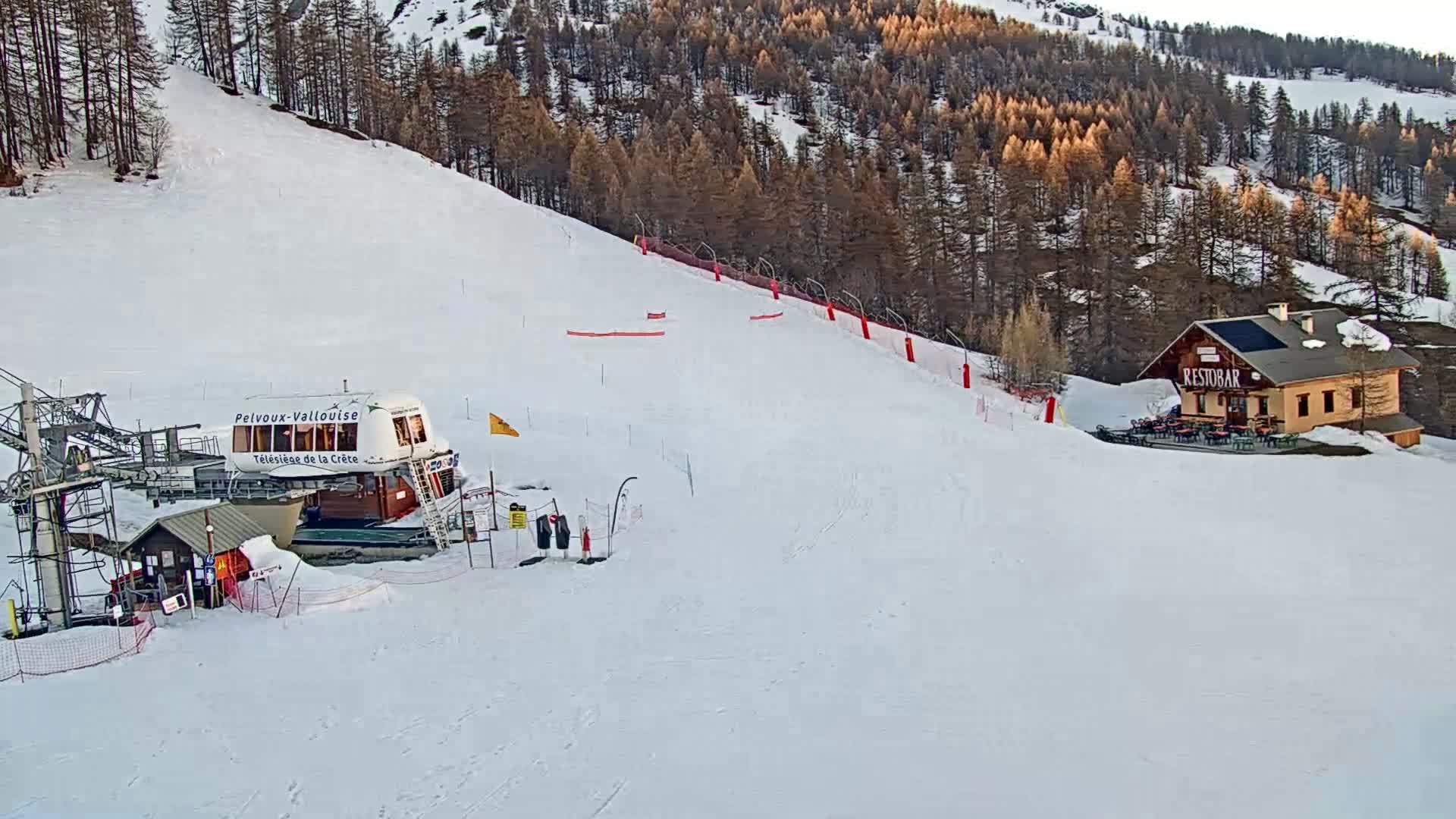 Pelvoux Vallouise Ski Slopes 1800 m Live Cam - Briancon, Hautes-Alpes, Provence-Alpes-Cote d’Azur, France