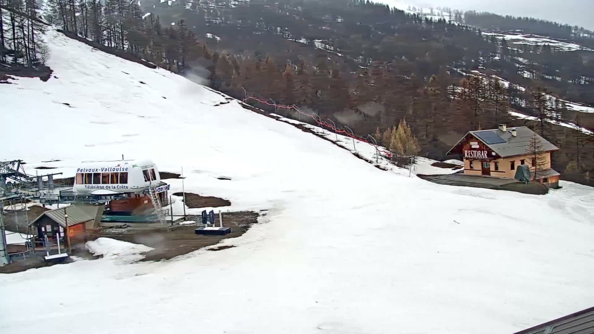 Pelvoux Vallouise Ski Slopes 1800 m Live Cam - Briancon, Hautes-Alpes, Provence-Alpes-Cote d’Azur, France