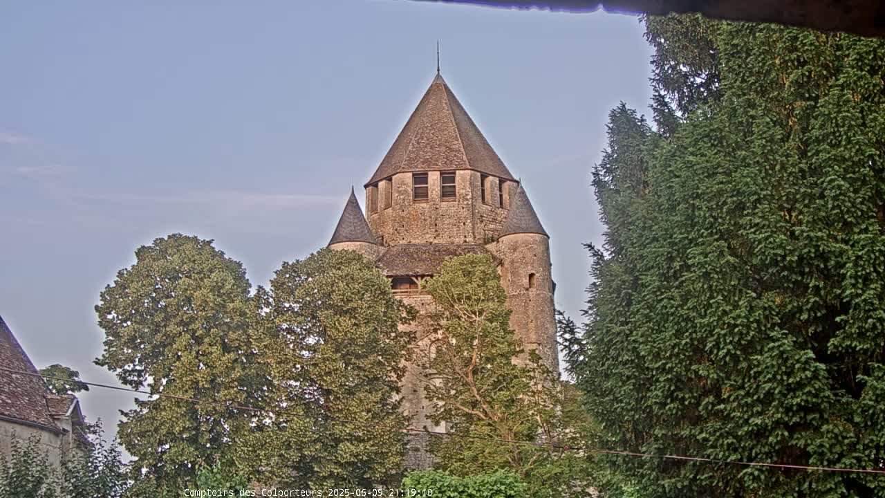 Provins Commune Tour Cesar Tower& Castle Live Cam - Provins, Seine-et-Marne, Ile-de-France, France