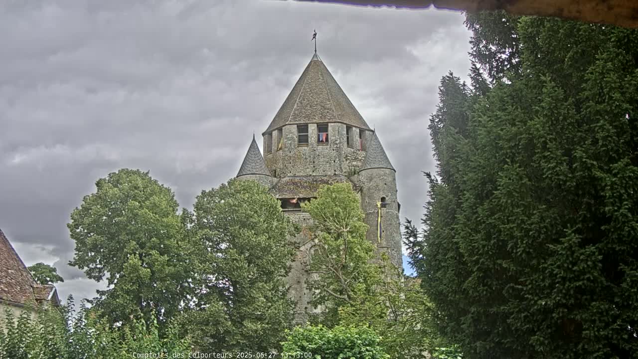 Provins Commune Tour Cesar Tower& Castle Live Cam - Provins, Seine-et-Marne, Ile-de-France, France
