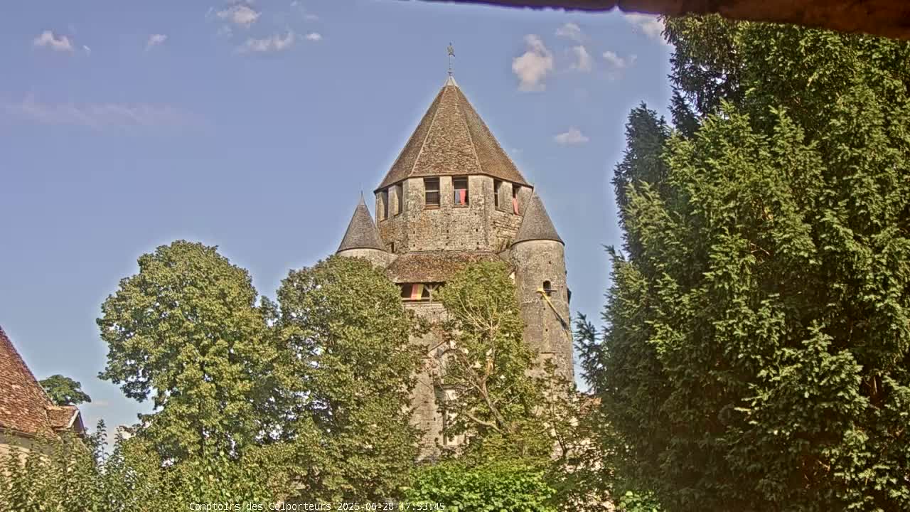 Provins Commune Tour Cesar Tower& Castle Live Cam - Provins, Seine-et-Marne, Ile-de-France, France