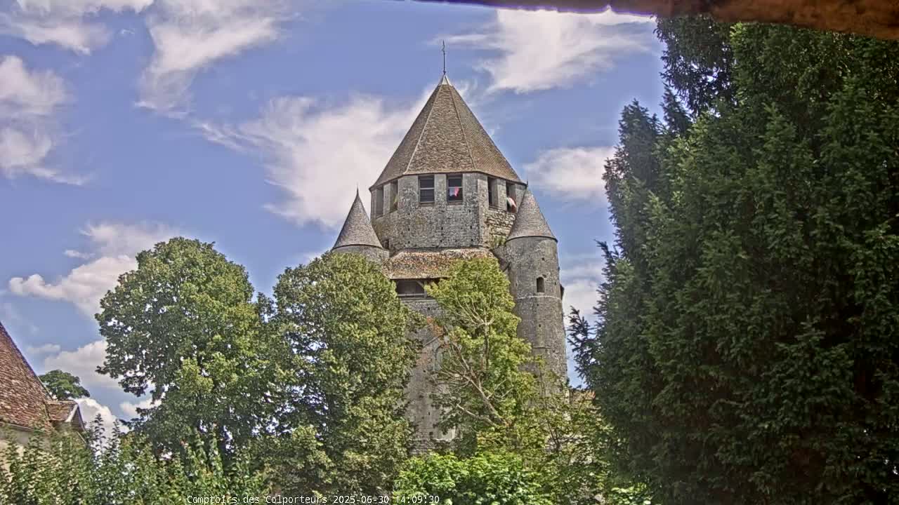 Provins Commune Tour Cesar Tower& Castle Live Cam - Provins, Seine-et-Marne, Ile-de-France, France