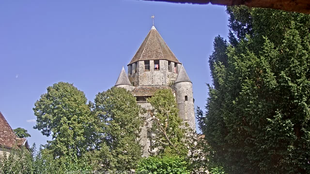 Provins Commune Tour Cesar Tower& Castle Live Cam - Provins, Seine-et-Marne, Ile-de-France, France