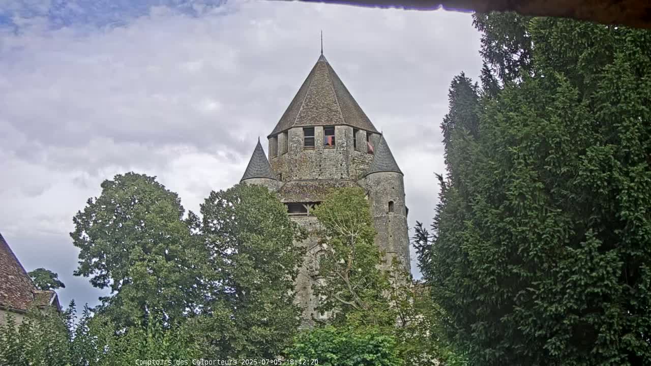 Provins Commune Tour Cesar Tower& Castle Live Cam - Provins, Seine-et-Marne, Ile-de-France, France
