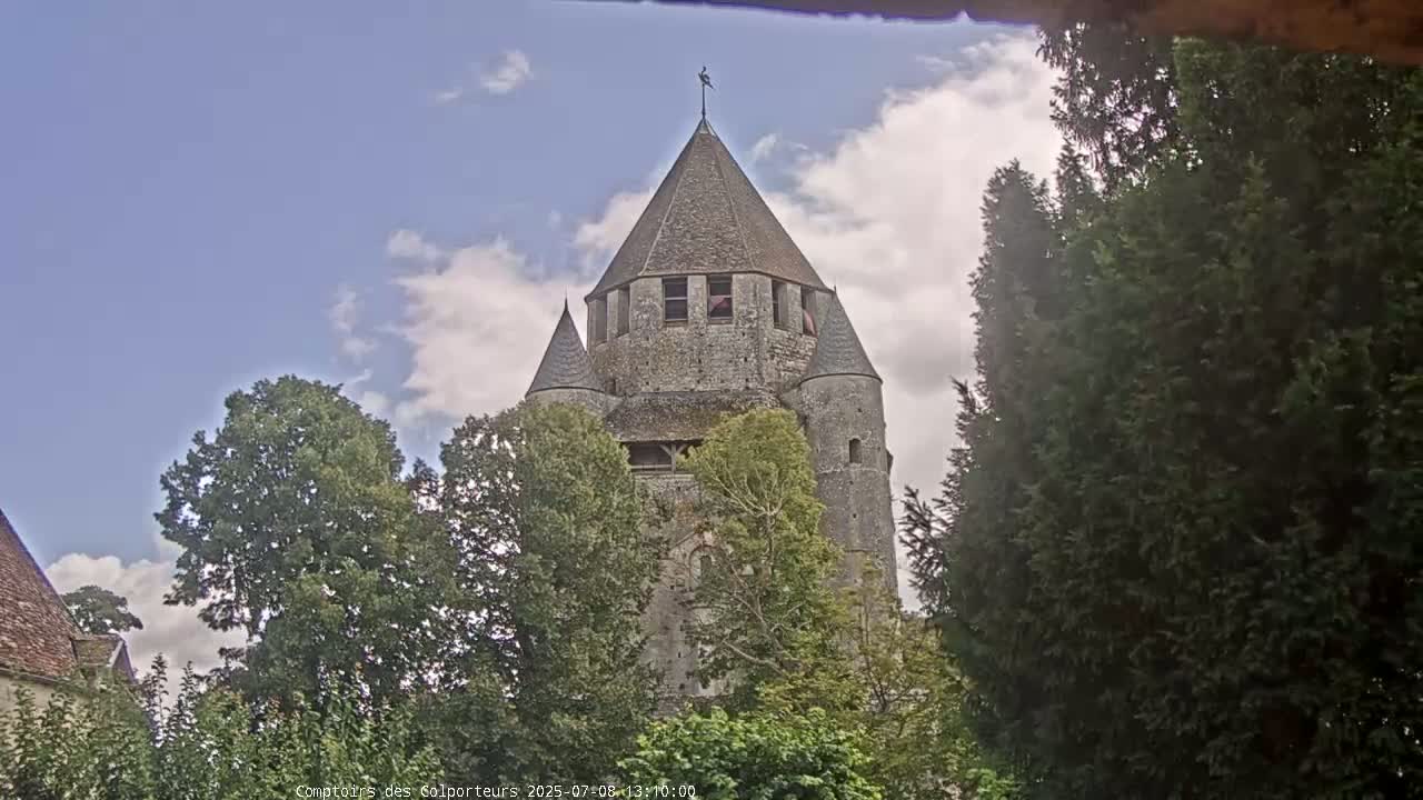Provins Commune Tour Cesar Tower& Castle Live Cam - Provins, Seine-et-Marne, Ile-de-France, France