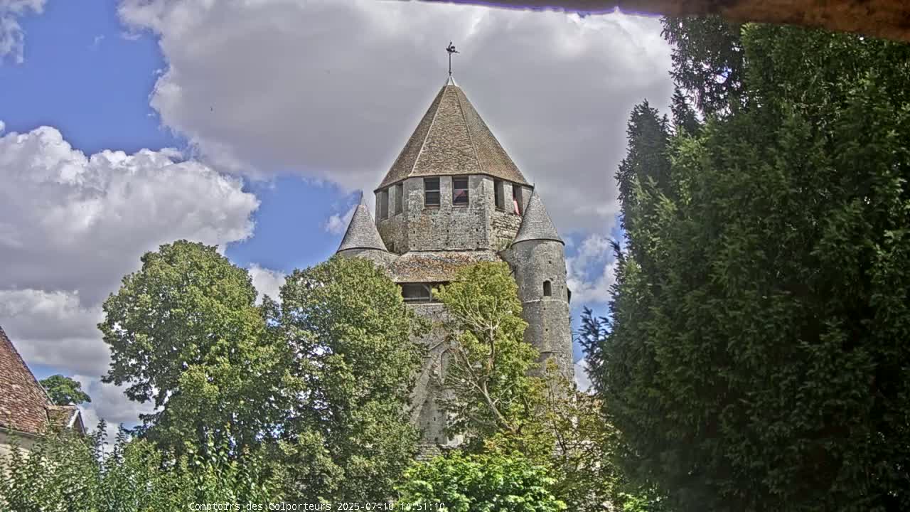 Provins Commune Tour Cesar Tower& Castle Live Cam - Provins, Seine-et-Marne, Ile-de-France, France