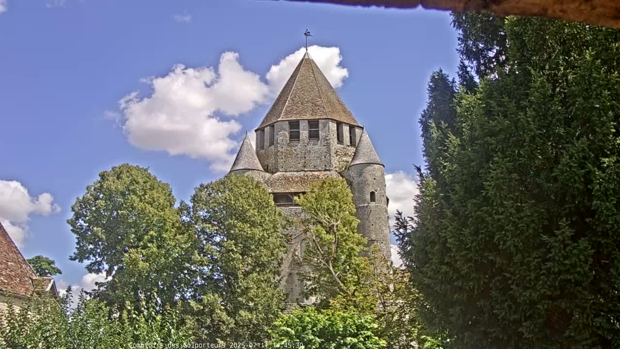 Provins Commune Tour Cesar Tower& Castle Live Cam - Provins, Seine-et-Marne, Ile-de-France, France