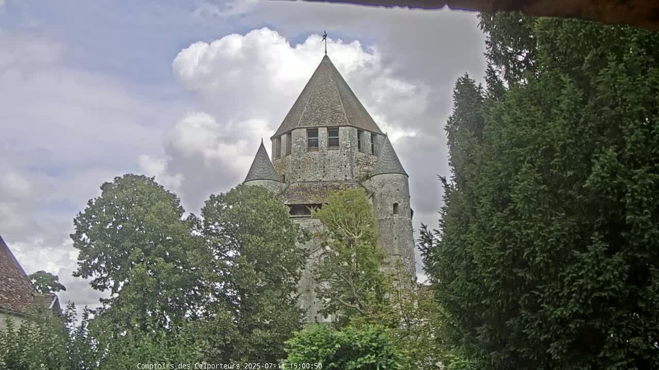 Provins Commune Tour Cesar Tower& Castle Live Cam - Provins, Seine-et-Marne, Ile-de-France, France