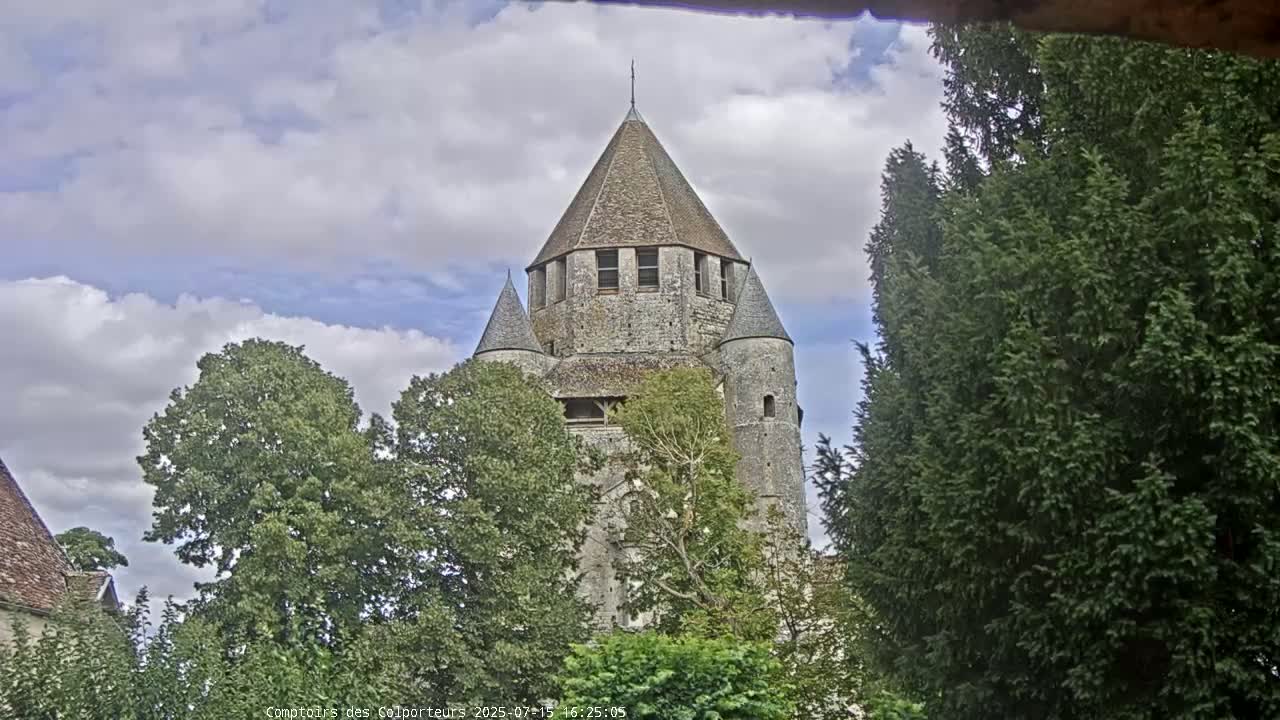 Provins Commune Tour Cesar Tower& Castle Live Cam - Provins, Seine-et-Marne, Ile-de-France, France