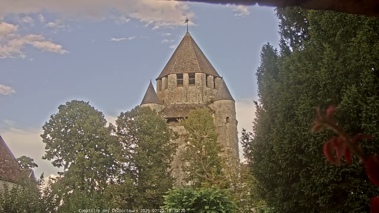 Provins Commune Tour Cesar Tower& Castle Live Cam - Provins, Seine-et-Marne, Ile-de-France, France