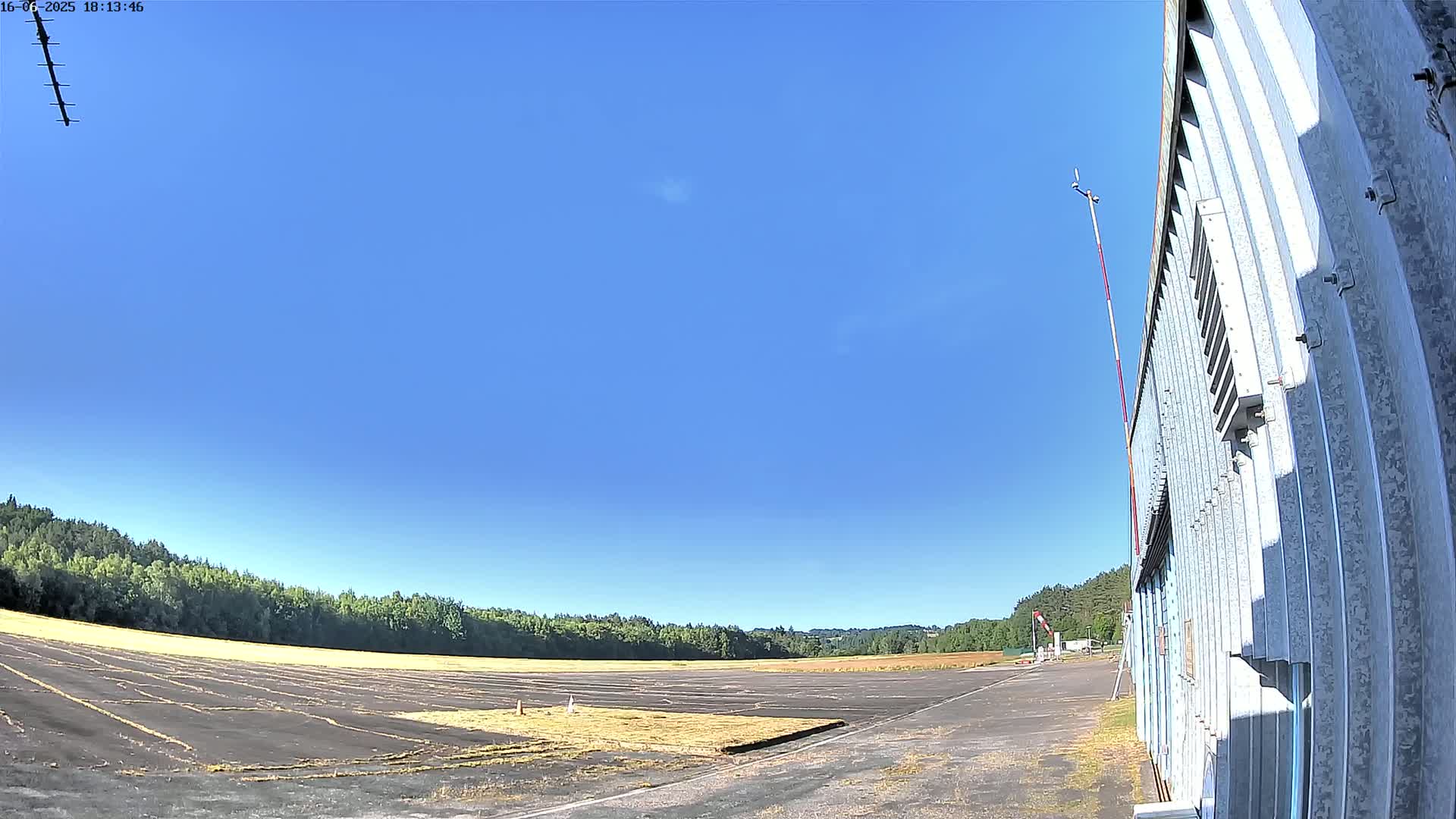 Aéroport Egletons Airport Live Cam  - Ussel, Correze, Nouvelle-Aquitaine, France