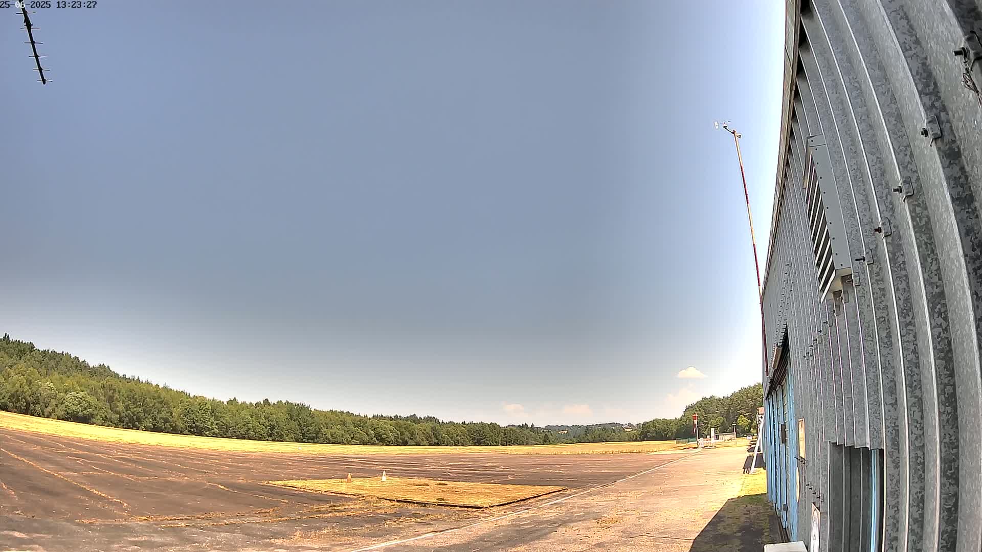 Aéroport Egletons Airport Live Cam  - Ussel, Correze, Nouvelle-Aquitaine, France