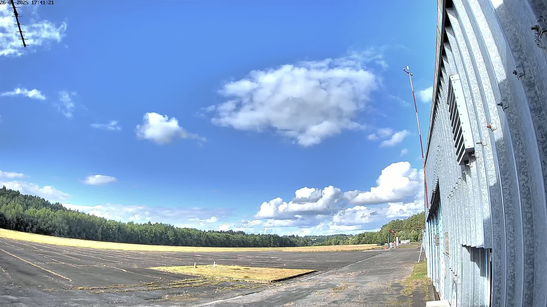 Aéroport Egletons Airport Live Cam  - Ussel, Correze, Nouvelle-Aquitaine, France