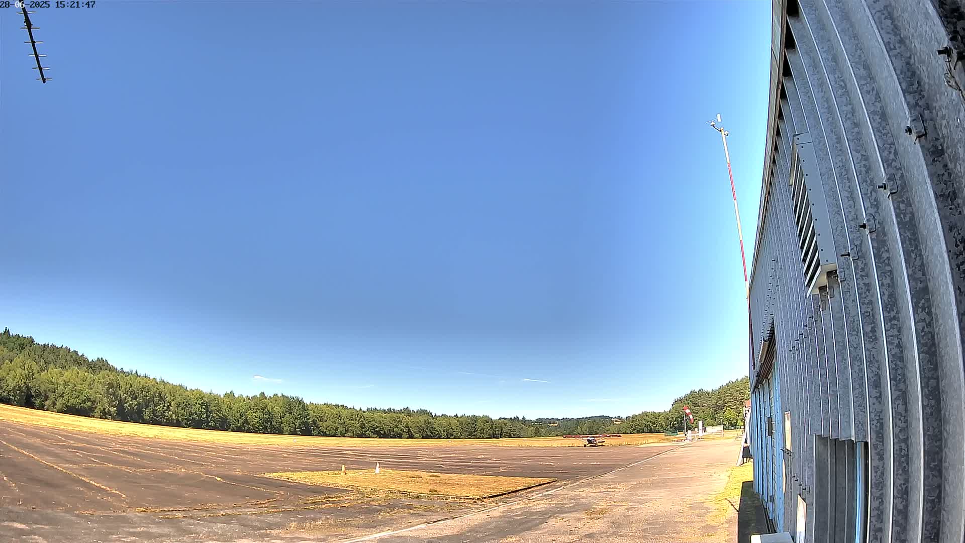 Aéroport Egletons Airport Live Cam  - Ussel, Correze, Nouvelle-Aquitaine, France