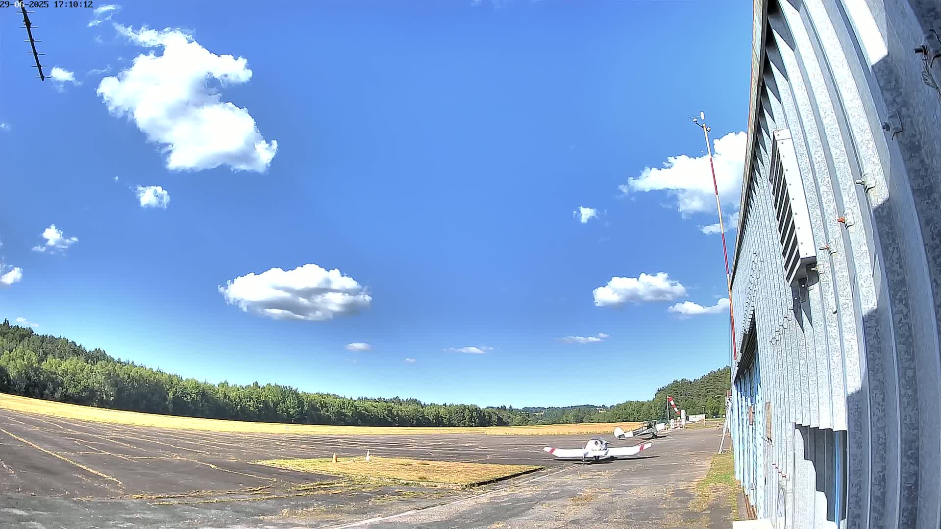 Aéroport Egletons Airport Live Cam  - Ussel, Correze, Nouvelle-Aquitaine, France