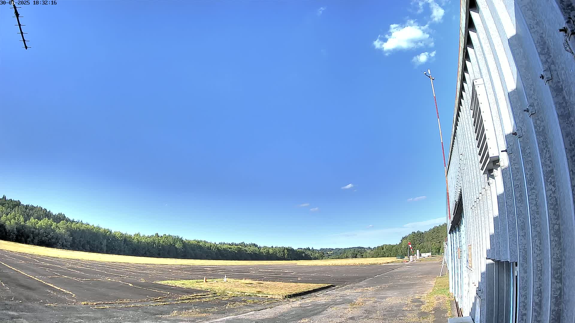 Aéroport Egletons Airport Live Cam  - Ussel, Correze, Nouvelle-Aquitaine, France