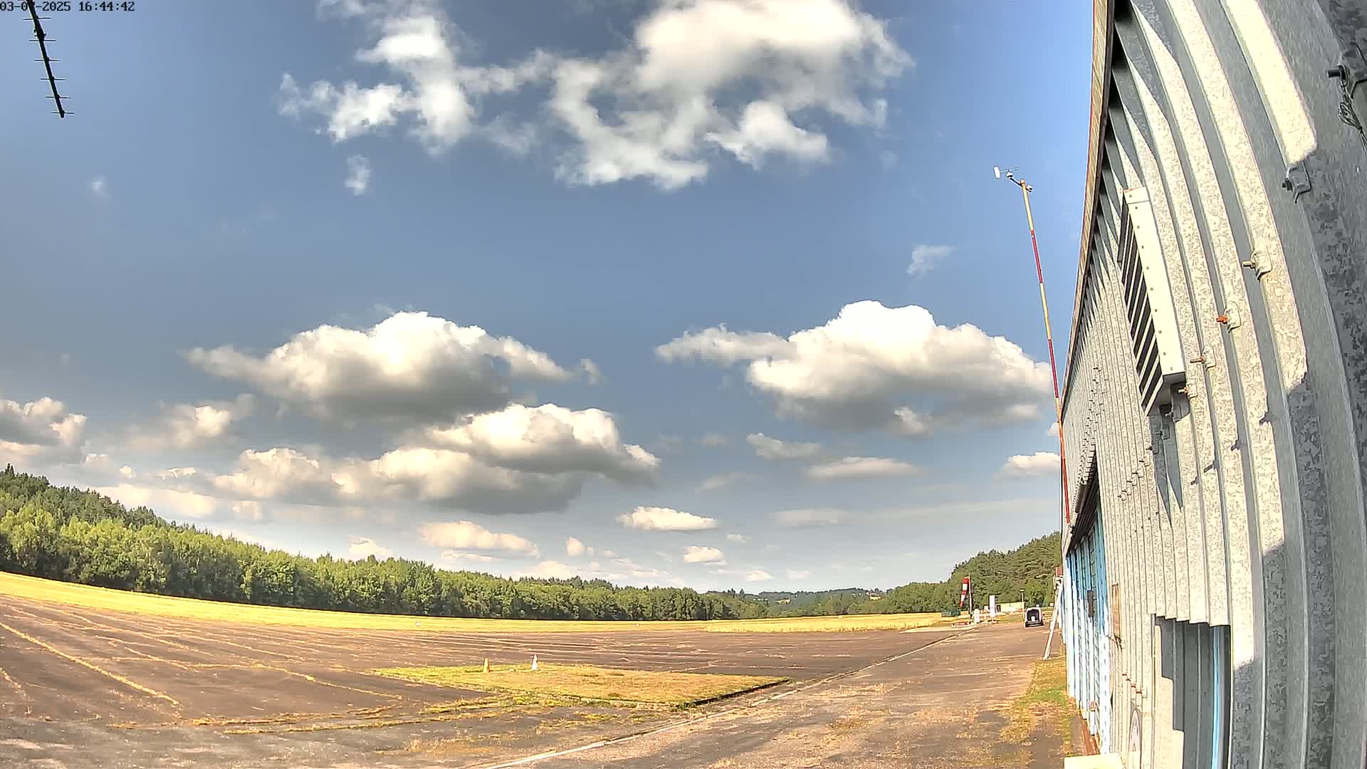 Aéroport Egletons Airport Live Cam  - Ussel, Correze, Nouvelle-Aquitaine, France