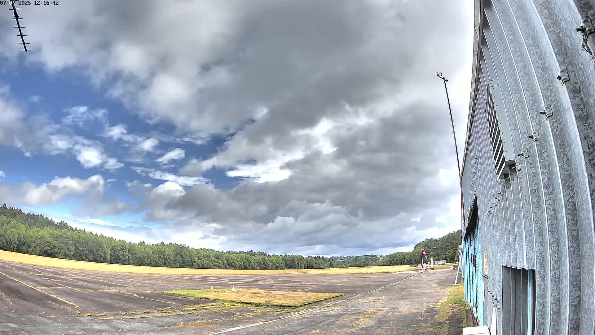 Aéroport Egletons Airport Live Cam  - Ussel, Correze, Nouvelle-Aquitaine, France