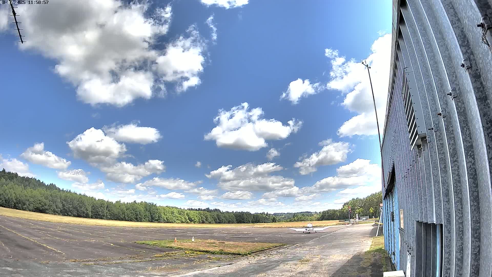 Aéroport Egletons Airport Live Cam  - Ussel, Correze, Nouvelle-Aquitaine, France