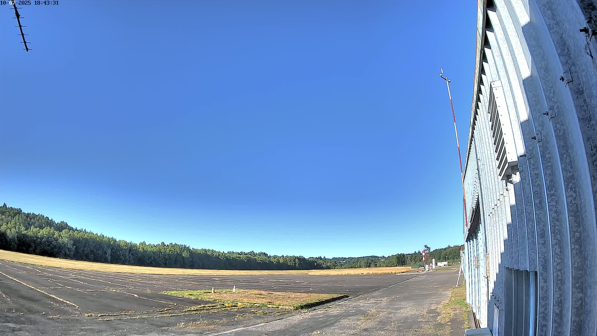 Aéroport Egletons Airport Live Cam  - Ussel, Correze, Nouvelle-Aquitaine, France