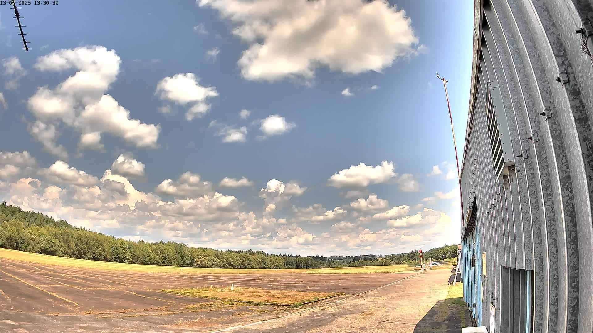 Aéroport Egletons Airport Live Cam  - Ussel, Correze, Nouvelle-Aquitaine, France
