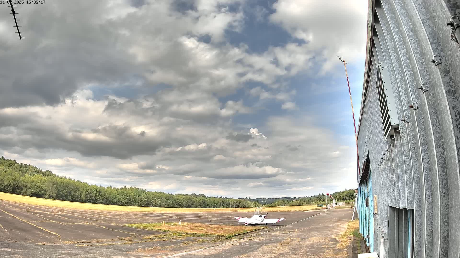 Aéroport Egletons Airport Live Cam  - Ussel, Correze, Nouvelle-Aquitaine, France